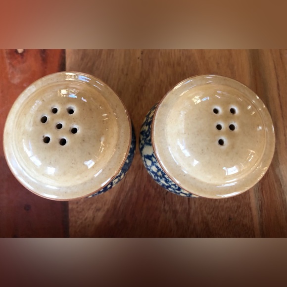 Pfaltzgraff ‘America’ Sponge Ware Candlestick Holders/Salt and Pepper Shakers - Picture 5 of 5